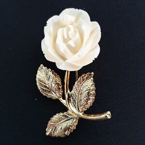 Exquisite Vintage Hand-Carved Bone White Gold Tone Rose Brooch